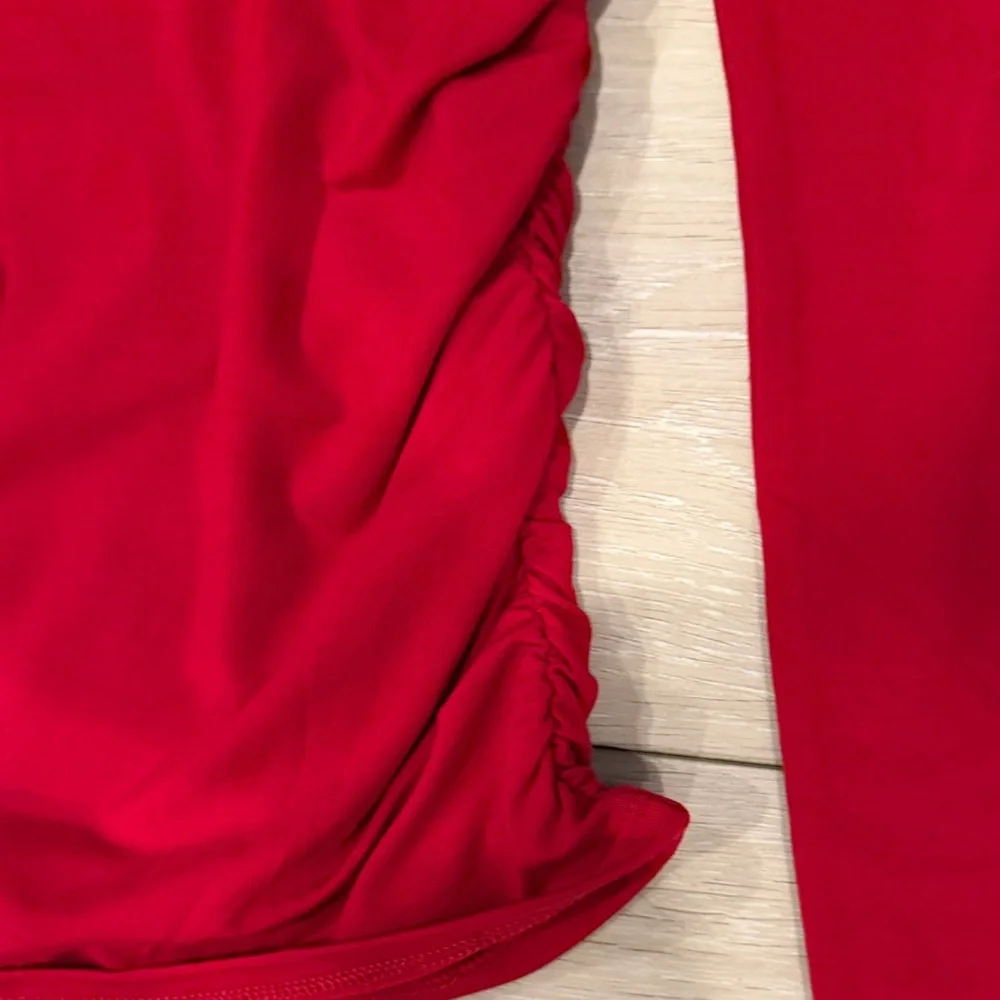 NWT White House Black Market Red Top L/S - Picture 5 of 5